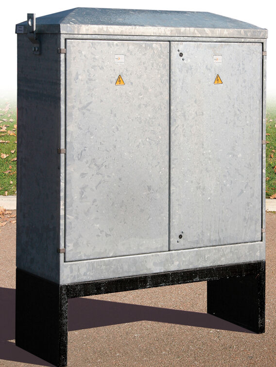 Lucy-Zodion-Feeder-Pillars-