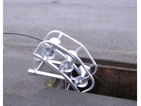 adapter for uk Pulling Cable For Manhole Into Cable Ducts Rollers adapter for uk Pulling Cable For Manhole Into Cable Ducts Rollers
