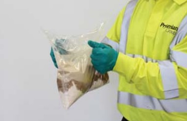 Make sure that the membrane seal is completely open before mixing the powder and liquid together