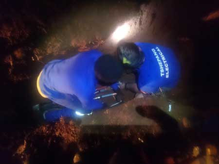 11kV Cable Jointing - Outdoors, At Night, In The Rain & A Muddy Hole