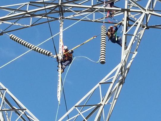 275kV V String Insulator Change