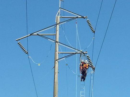 Concrete Pole Flying Angle Insulator Change. Hook Ladder & Lever Hoist