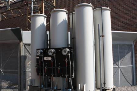3. LPOF EHV cables are monitored by gauges and pressurised by pre-pressurised tanks with internal baffles, that expand and contract with the cable, maintaining a constant pressure. If the pressure cannot be maintained, an alarm is triggered.