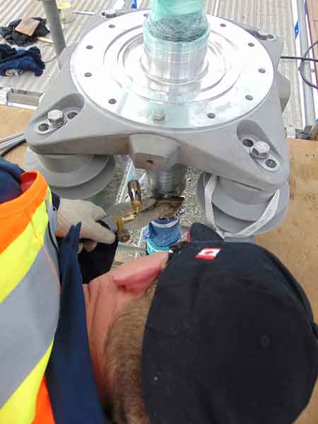 A Master Craftsman - Jimmy Nicklin (Allteck) showing the world how to "wipe".