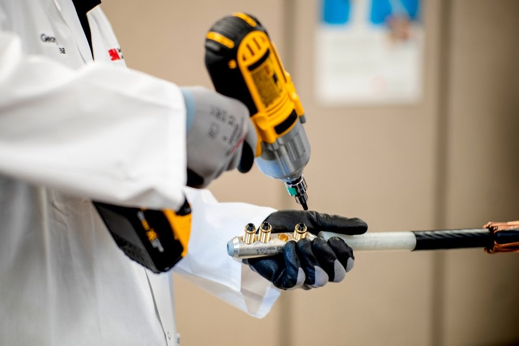Continuous Shearhead Bolt vs. Crimp Compression Technologies By 3M