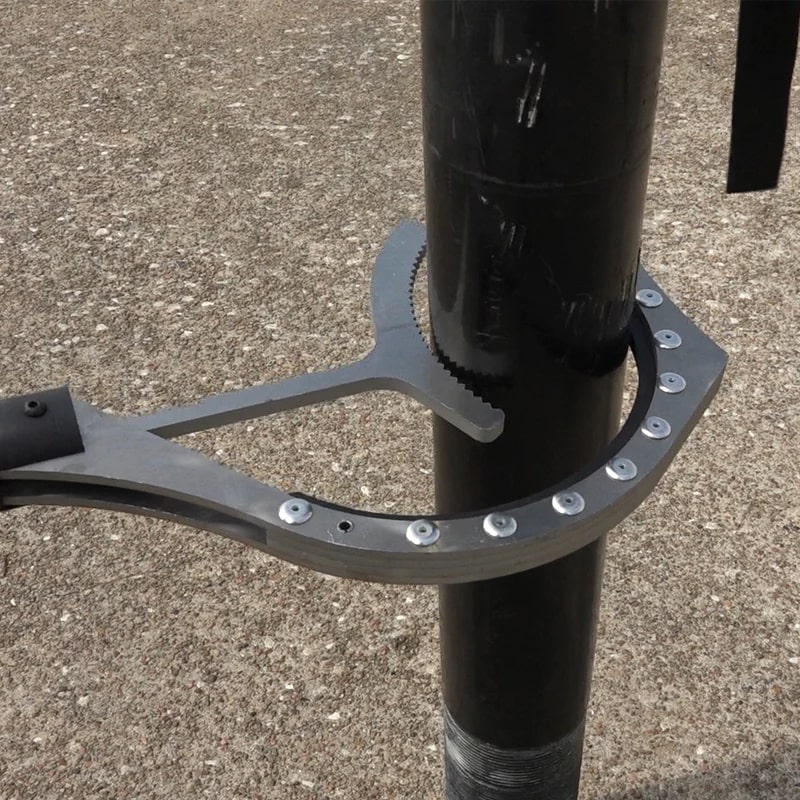 GrabIt Tool Closeup With Pipe