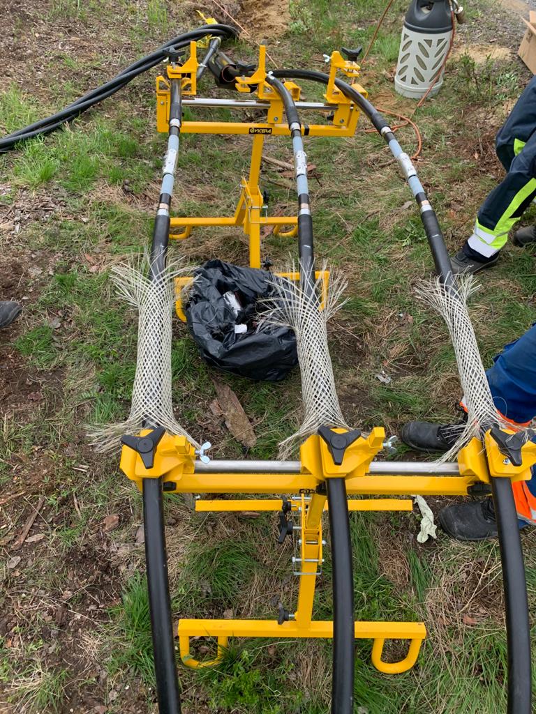 Guaranteed Stable Cables Using Vicera Stands for Medium & High Voltage Power Cable Connections 