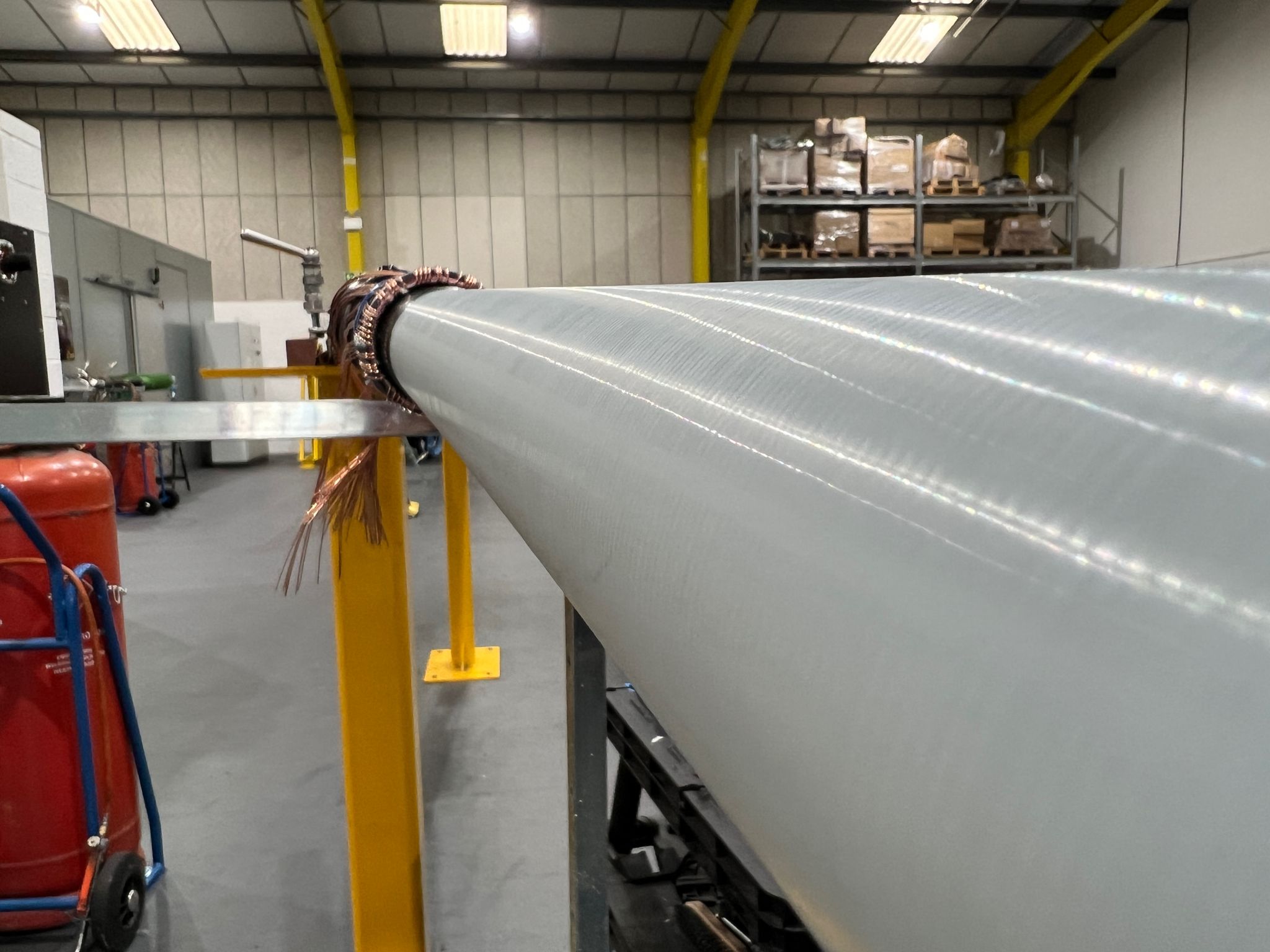 US02 MAX | here the Jointing Tool is shown here in use on the high voltage cable preparation of 66kV/72kV 1200sqmm single cable XLPE insulation with bonded semicon screen - minimal polishing and chamfering required with a clean and precise transition.