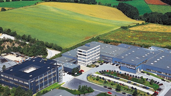 In 1998 Klauke expansion of distribution activities through TEXTRON's Singapore office In 1998 Klauke expansion of distribution activities through TEXTRON's Singapore office