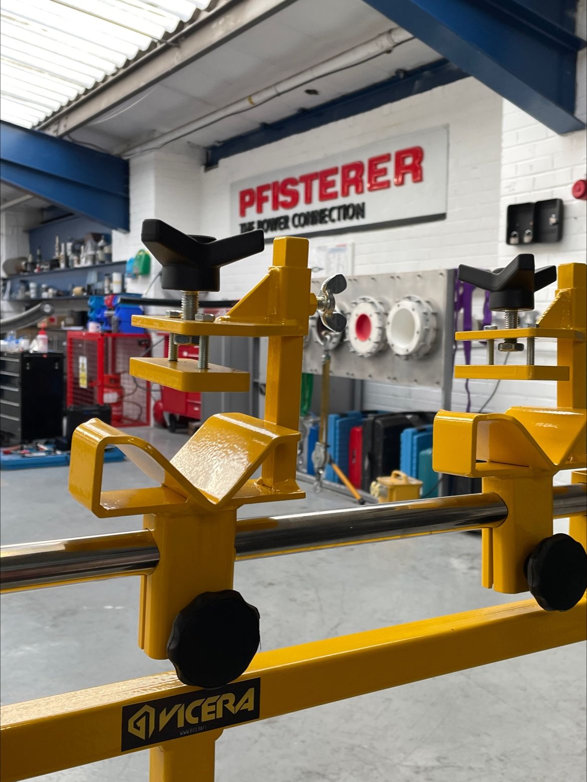 Supporting Cables Using Vicera Jointers Stands for MV HV Cables Supporting Cables Using Vicera Jointers Stands for MV HV Cables