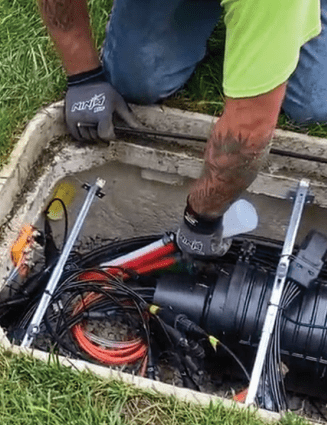Underground Cable Blowing Lubrication MULEGLIDE CBLA LV RTU in Use