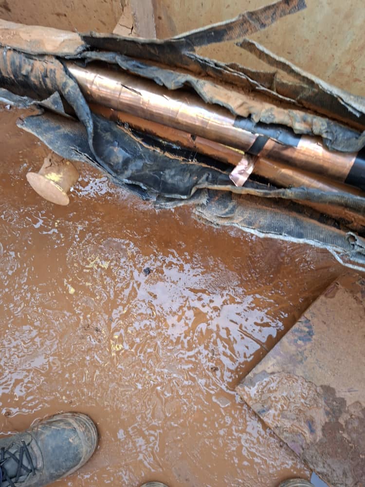 Picture 1 | Failed HV Joint Caused by Water Ingress & Continued Immersion at 33kV Picture 1 | Failed HV Joint Caused by Water Ingress & Continued Immersion at 33kV